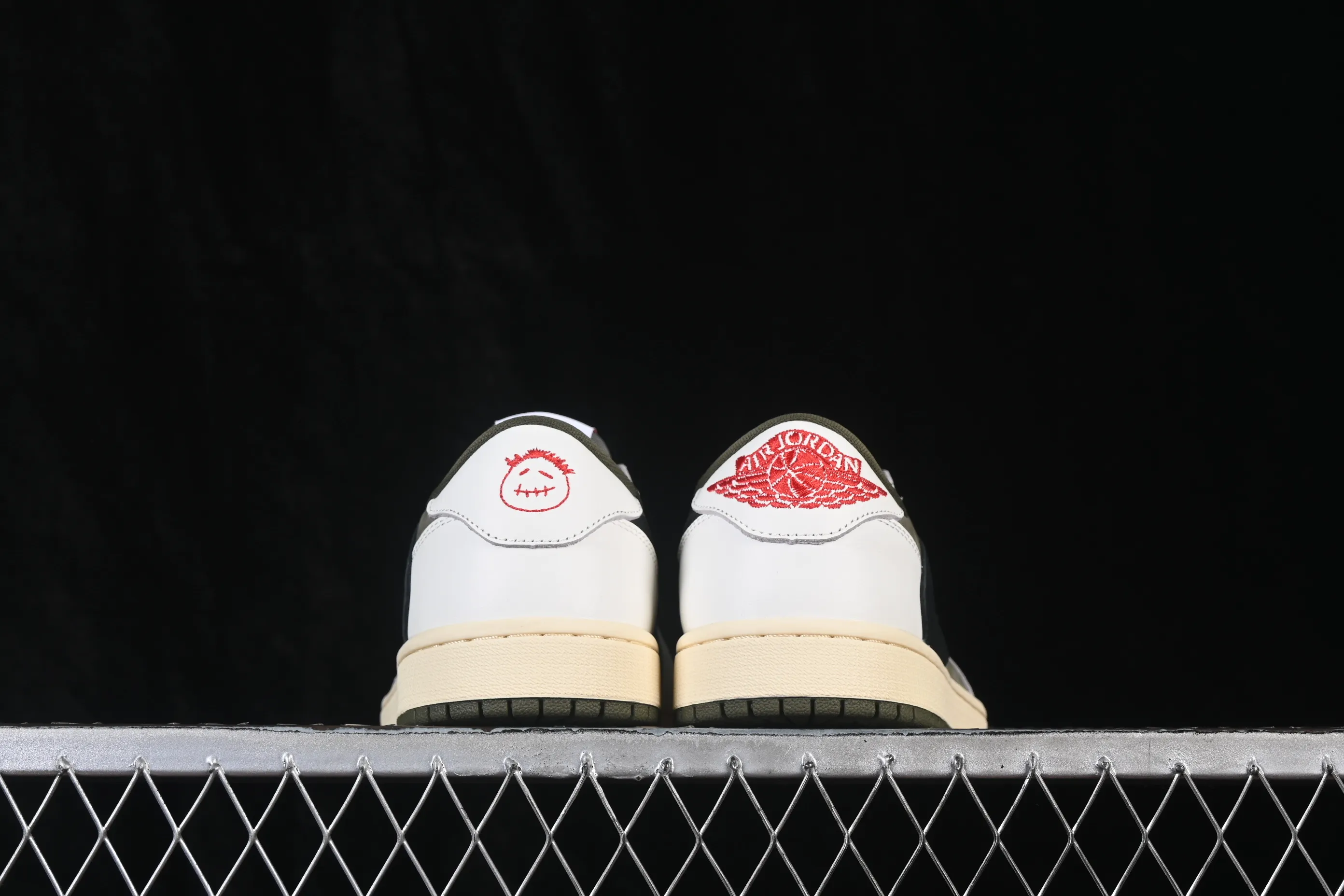 All categories Air Jordan Jordan series basketball shoes Air Jordan 1 Low ZG version Travis Scott x Air Jordan 1 Low OG AJ1 Joe 1 undercut low top full head layer DM7866-200